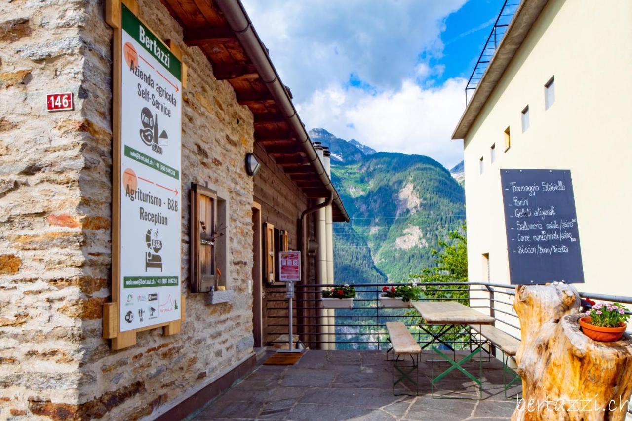 Appartamenti Bertazzi, Cavagnago - Self Check-In Bagian luar foto