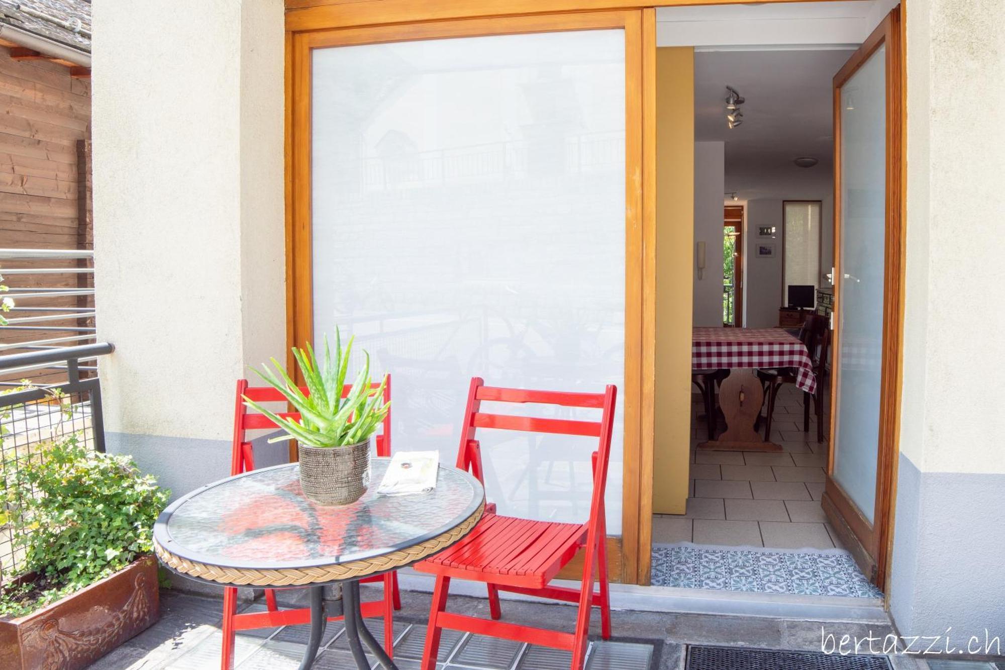 Appartamenti Bertazzi, Cavagnago - Self Check-In Bagian luar foto