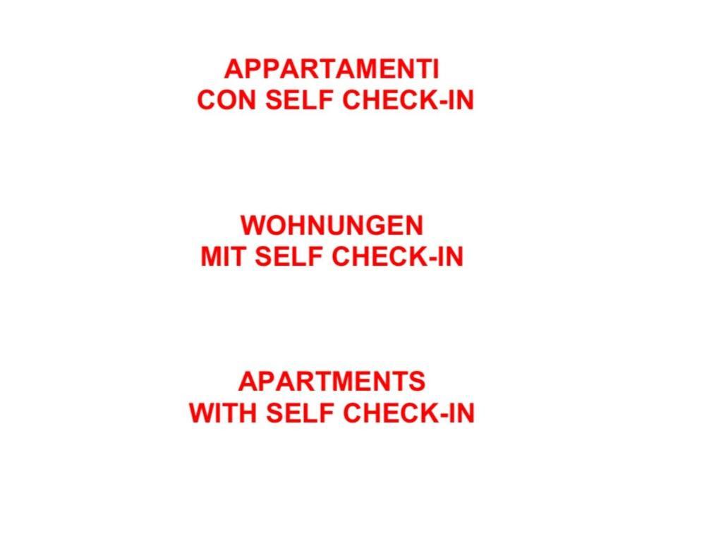 Appartamenti Bertazzi, Cavagnago - Self Check-In Bagian luar foto